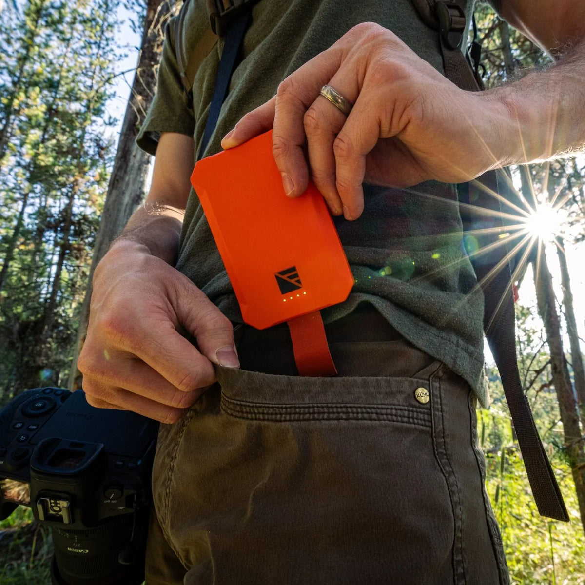 Dark Energy Poseidon Nano MagSafe-Compatible Power Bank