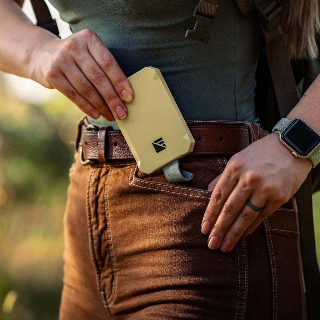 Dark Energy Poseidon Nano MagSafe-Compatible Power Bank