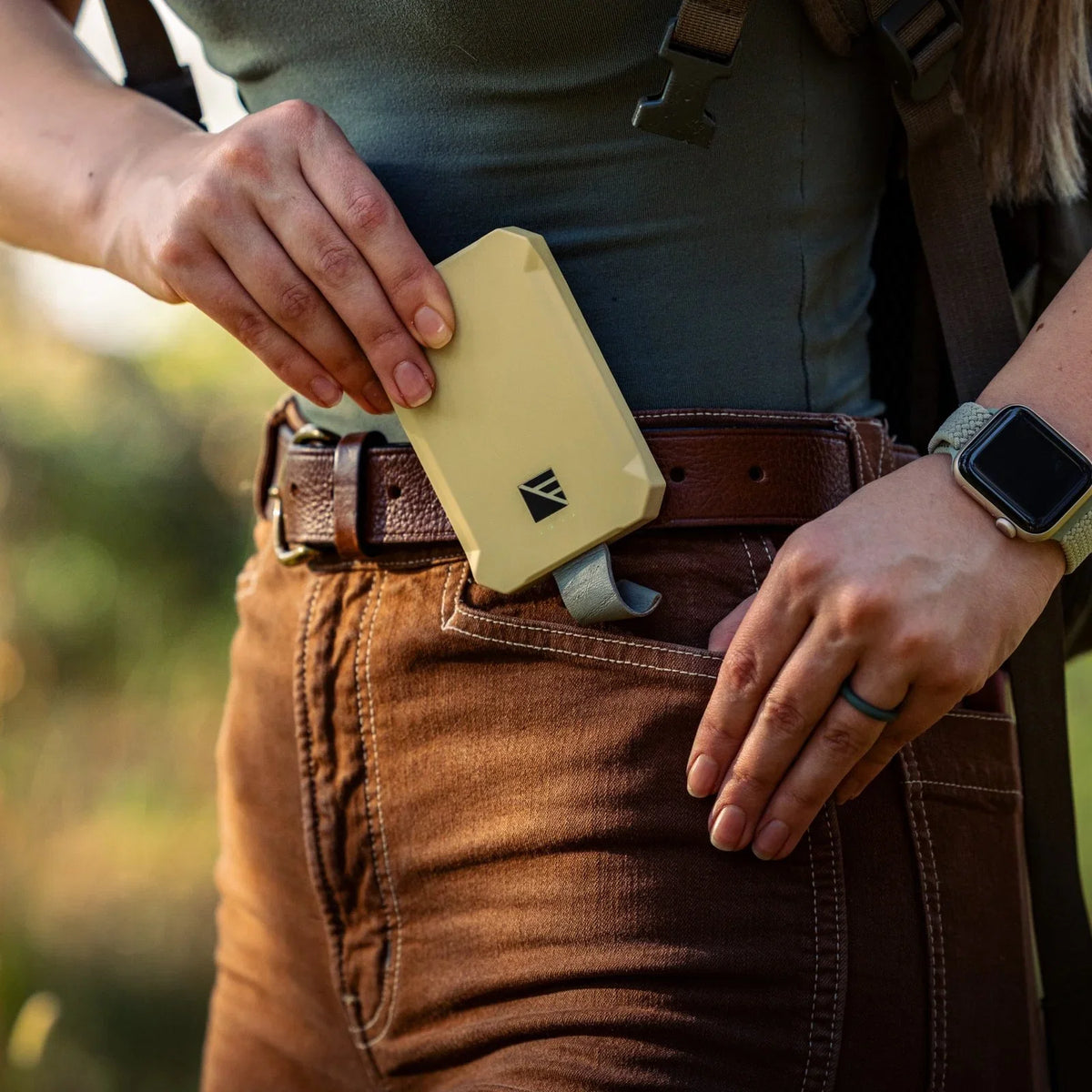 Dark Energy Poseidon Nano MagSafe-Compatible Power Bank