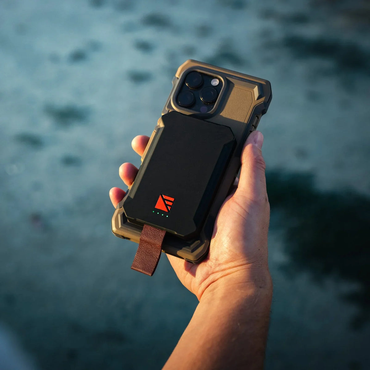 Dark Energy Poseidon Nano MagSafe-Compatible Power Bank