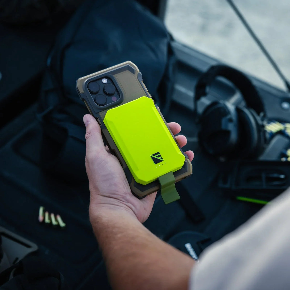 Dark Energy Poseidon Nano MagSafe-Compatible Power Bank